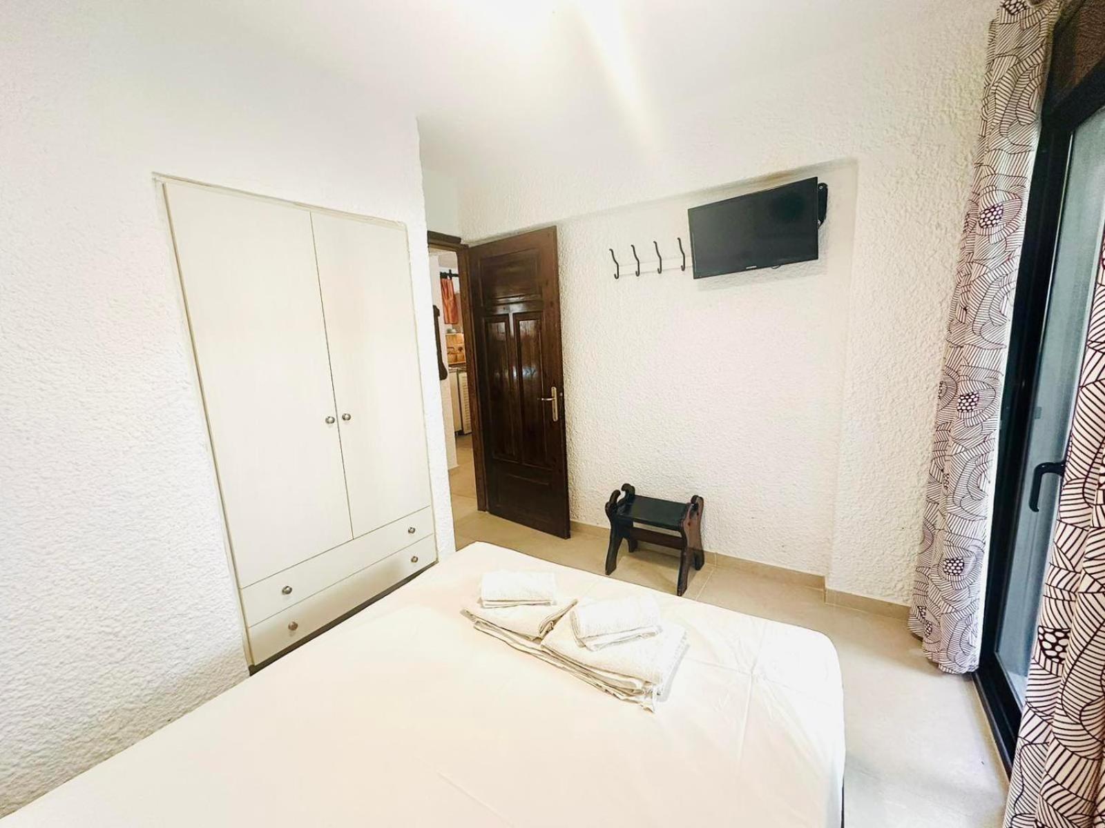Argo Apartments Nea Poteidaia Phòng bức ảnh