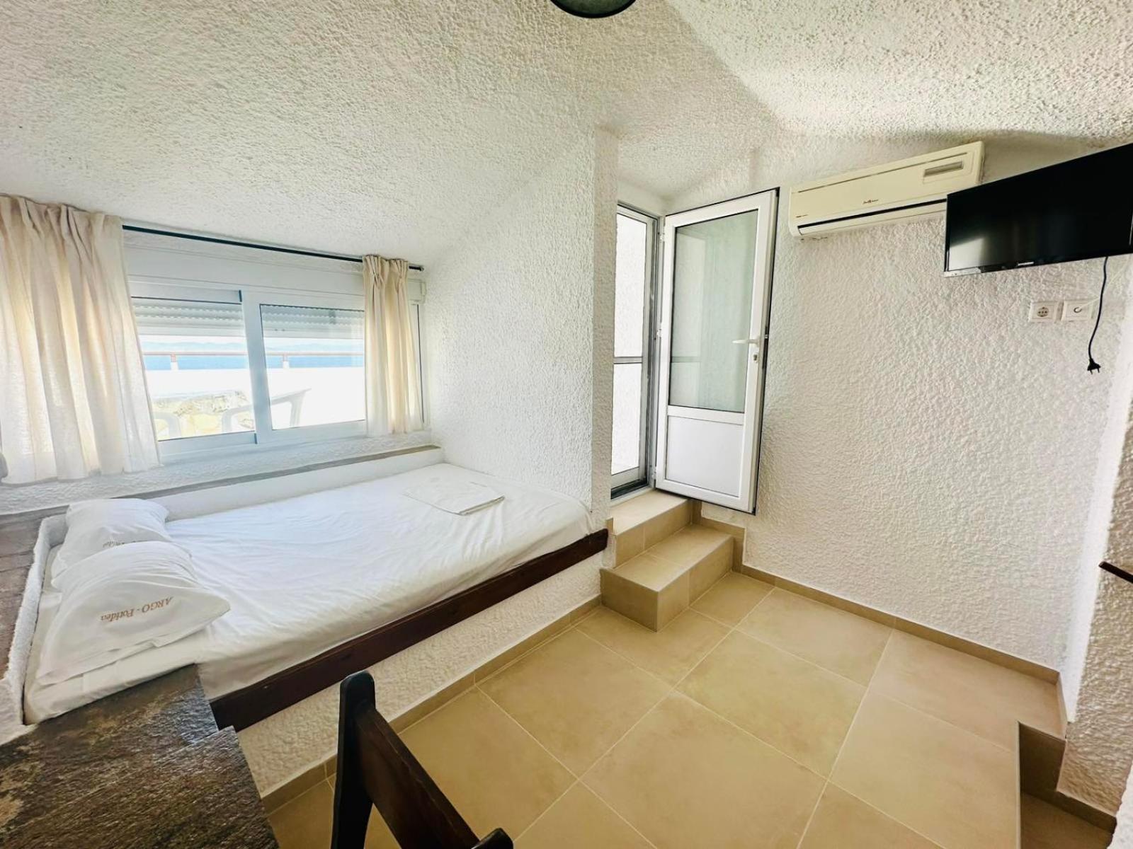 Argo Apartments Nea Poteidaia Phòng bức ảnh